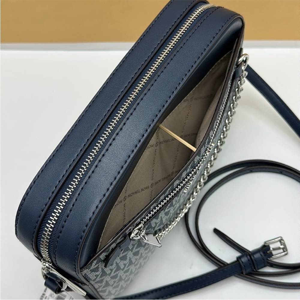 Michael Kors Jet Set Large Ombré Signature Logo East West Crossbody Navy color - Picture 6 of 13